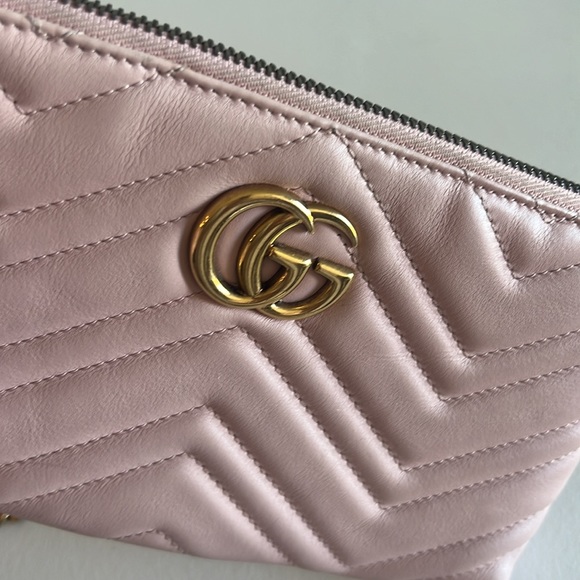 Gucci Mini GG Marmont Matelassé Chain Bag - Picture 2 of 9